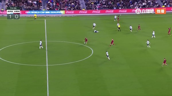 劳塔罗替补鱼跃冲顶破门，阿根廷2-0跳跃！