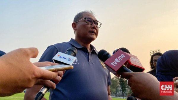 赛后怒推马宁染红！印尼领队：再求教也没意旨，一切齐斥逐了
