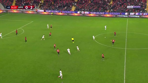 IP正确？土超比赛时两边打架裁判没吹停，球员顺便打佛门进球有用